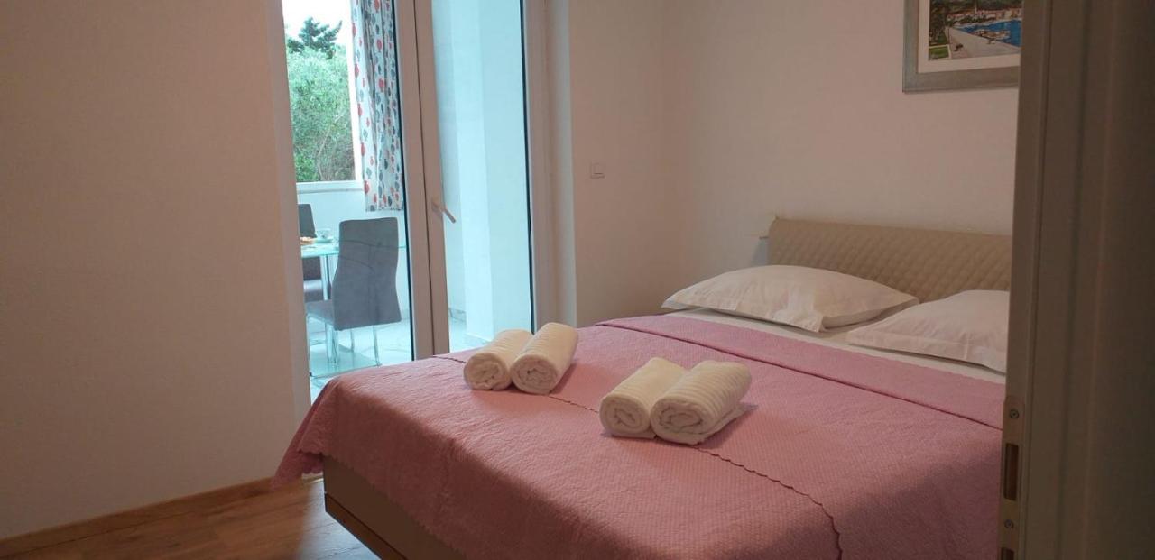 Apartments Ratko Tučepi Eksteriør billede