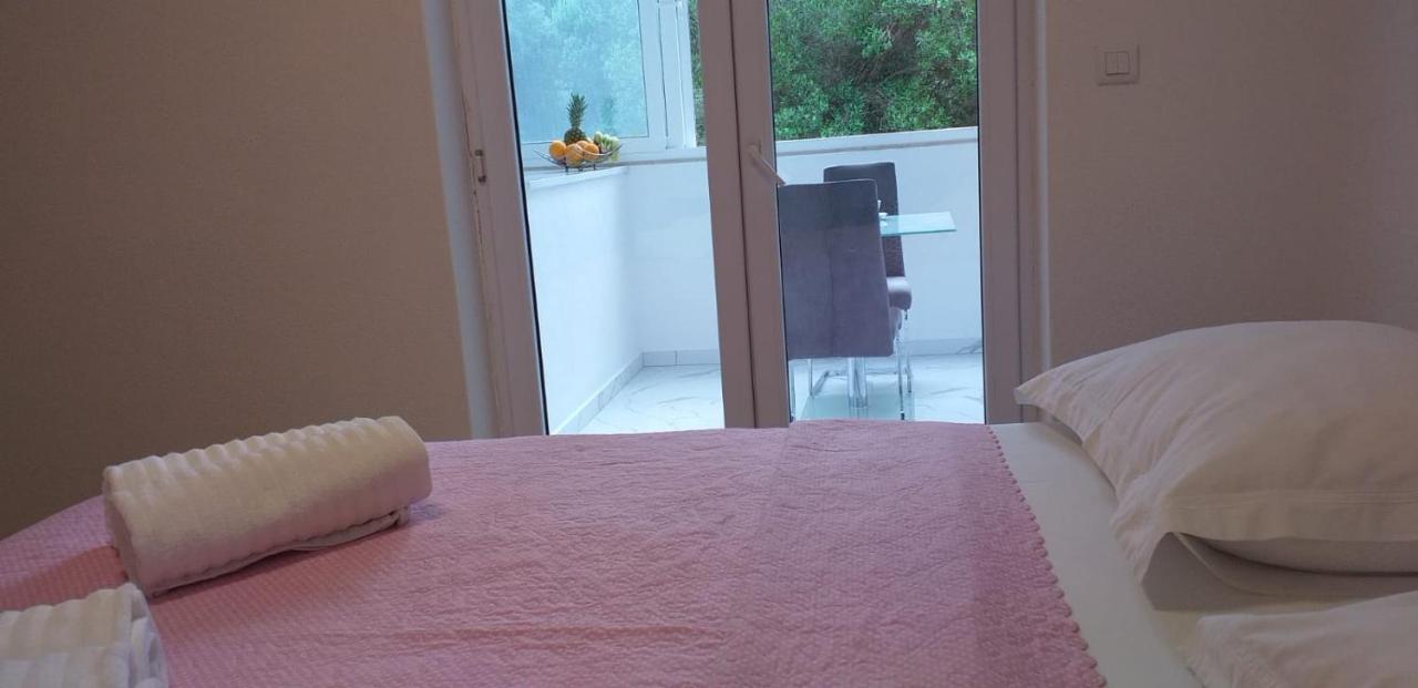 Apartments Ratko Tučepi Eksteriør billede