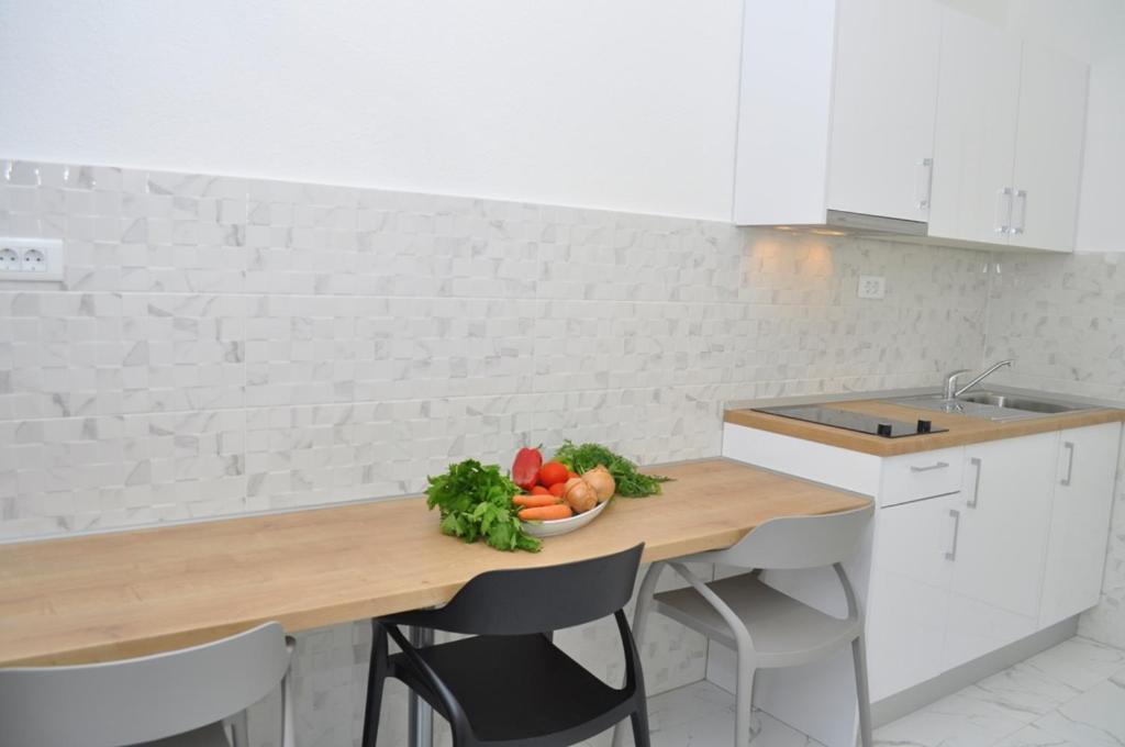Apartments Ratko Tučepi Eksteriør billede