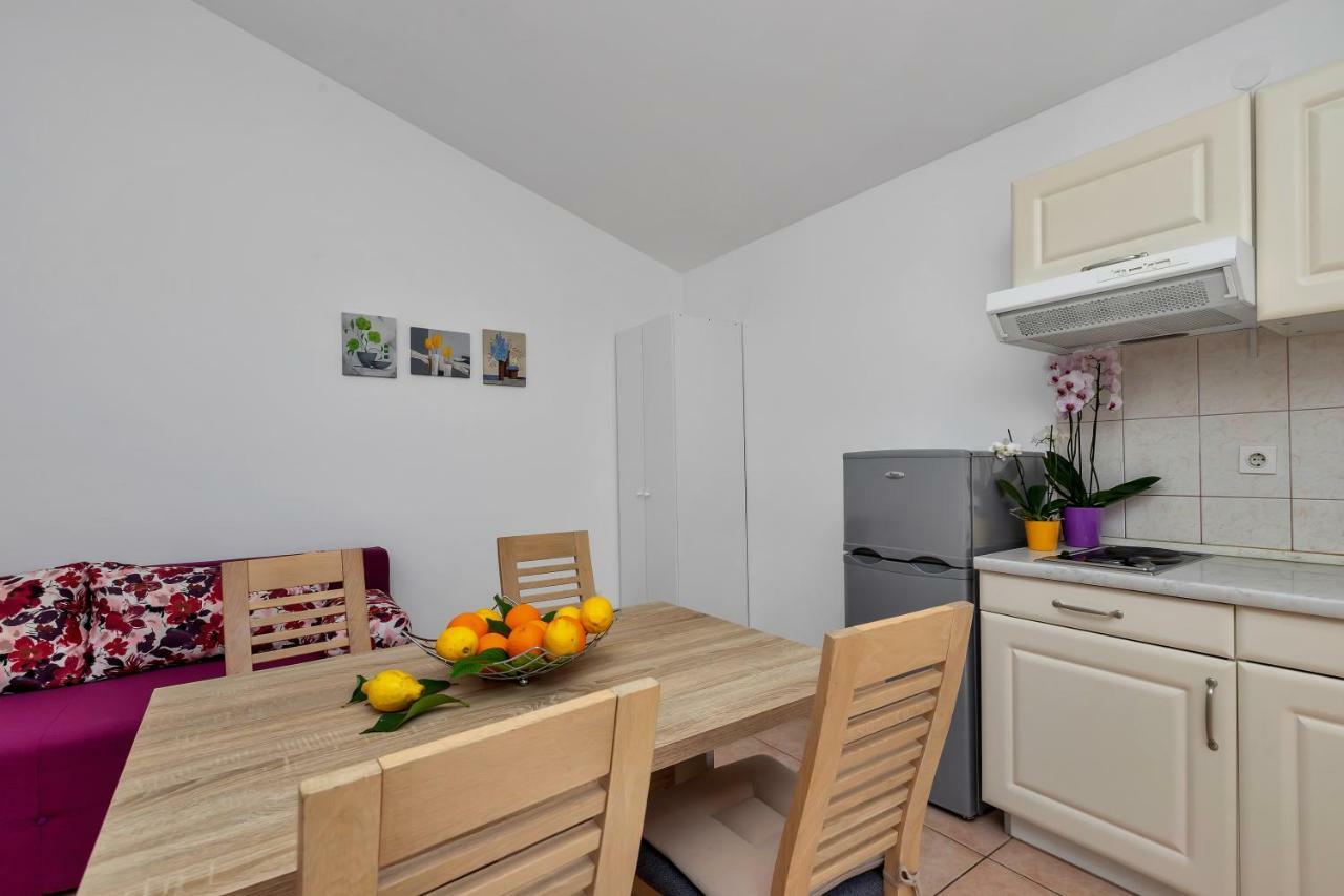 Apartments Ratko Tučepi Eksteriør billede