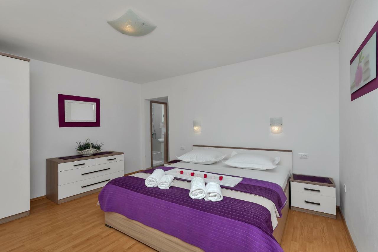 Apartments Ratko Tučepi Eksteriør billede