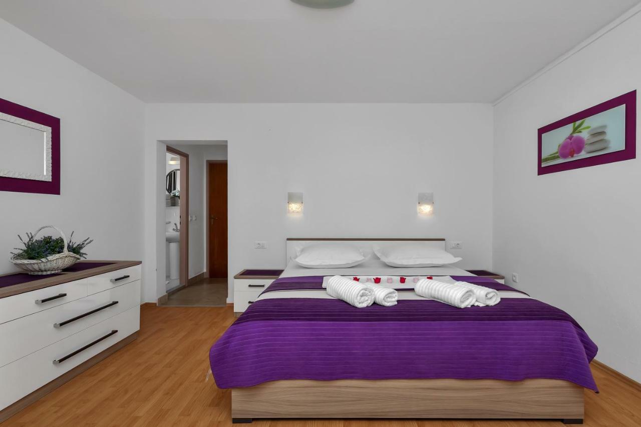Apartments Ratko Tučepi Eksteriør billede