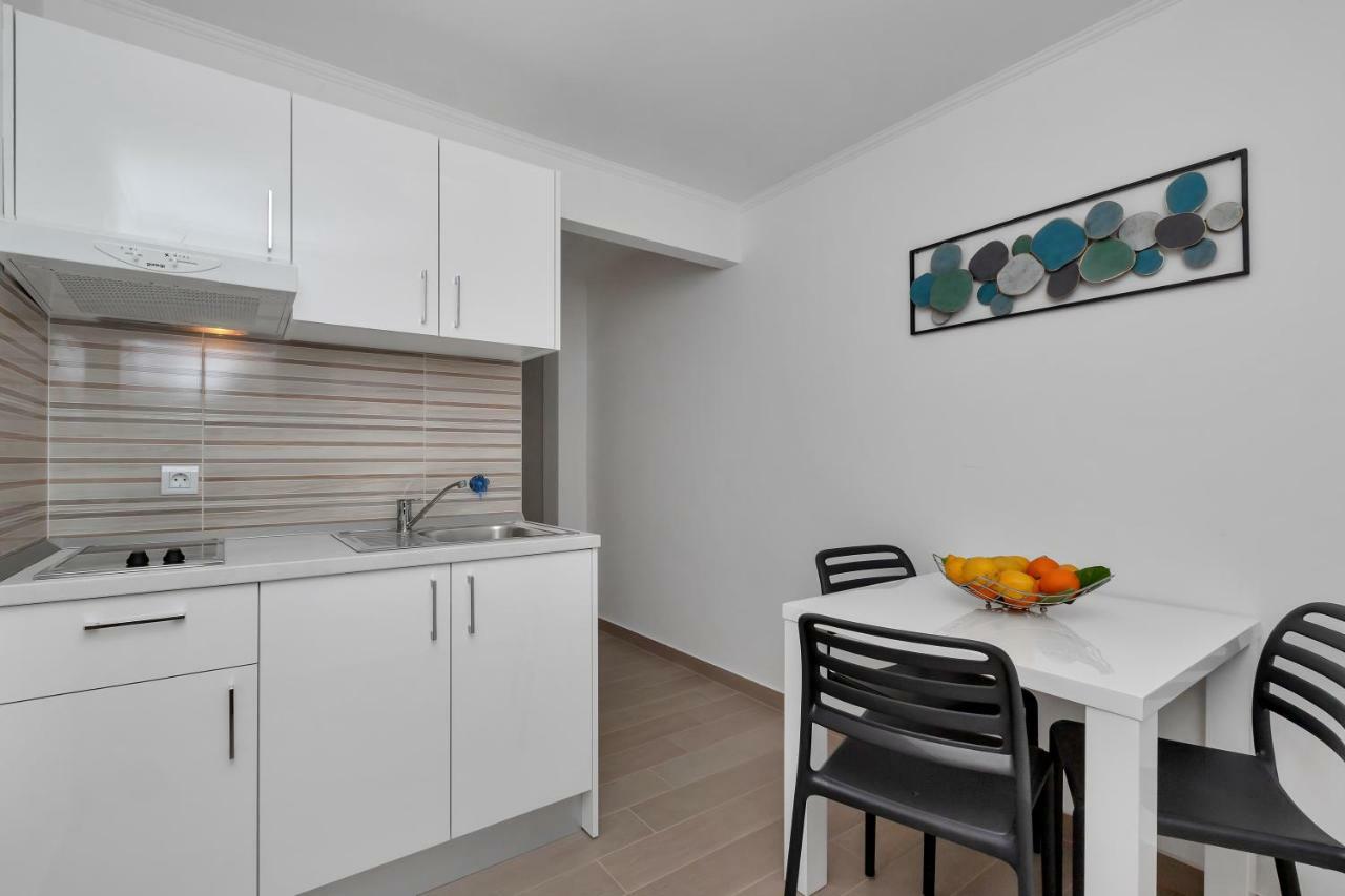Apartments Ratko Tučepi Eksteriør billede