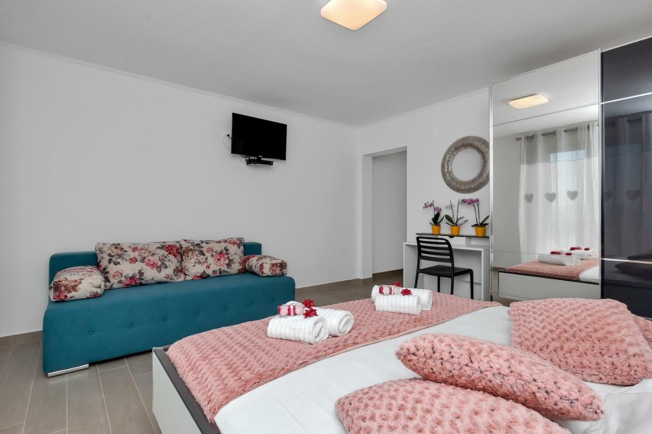 Apartments Ratko Tučepi Eksteriør billede