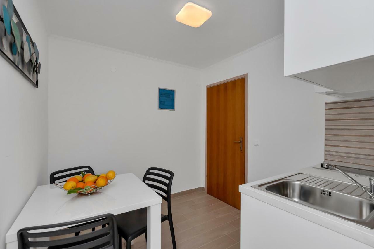 Apartments Ratko Tučepi Eksteriør billede
