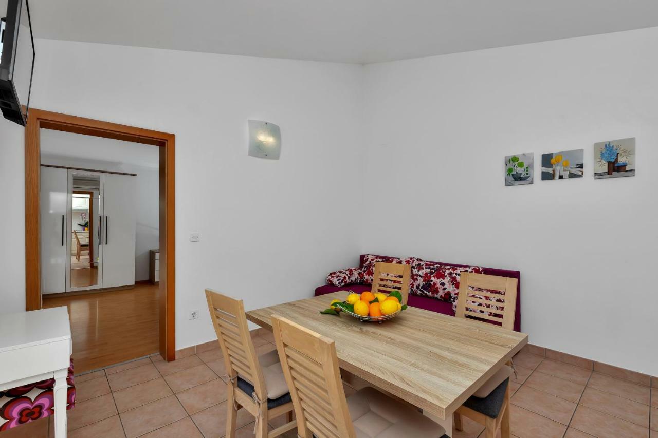 Apartments Ratko Tučepi Eksteriør billede